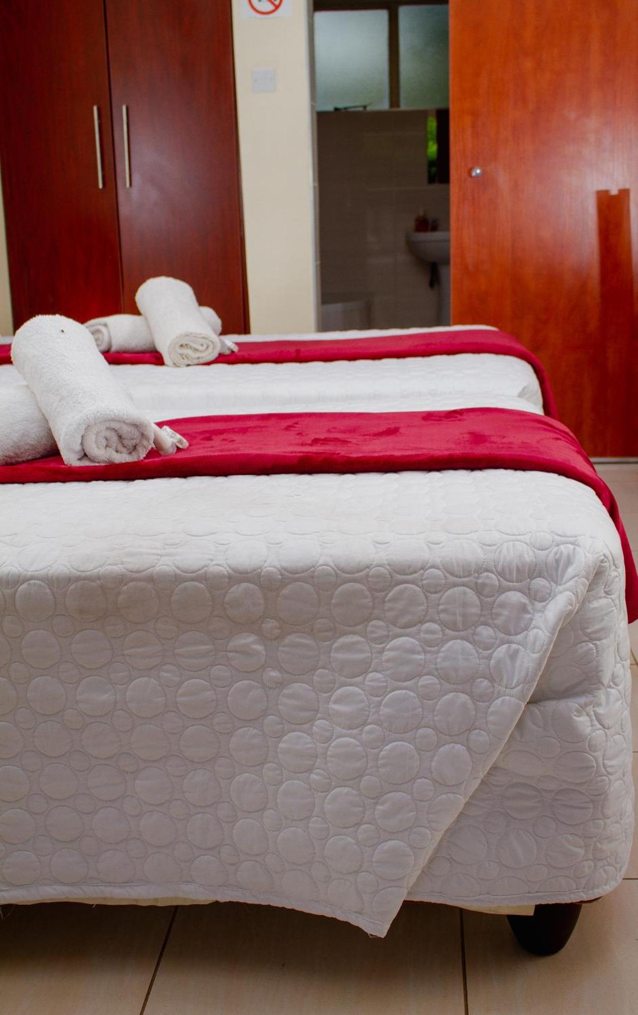 Matilinda Lodge Bulawayo Buitenkant foto