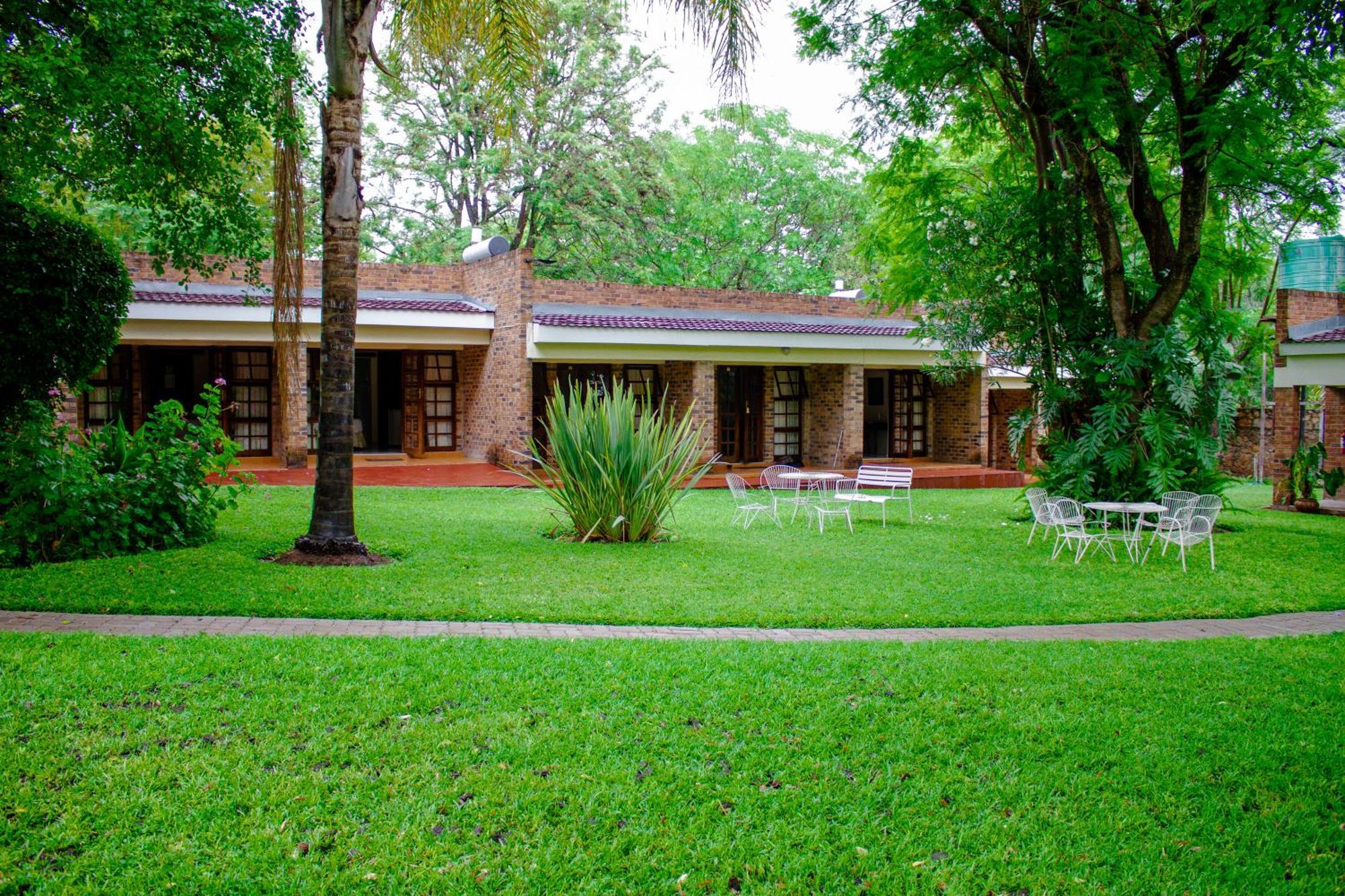 Matilinda Lodge Bulawayo Buitenkant foto